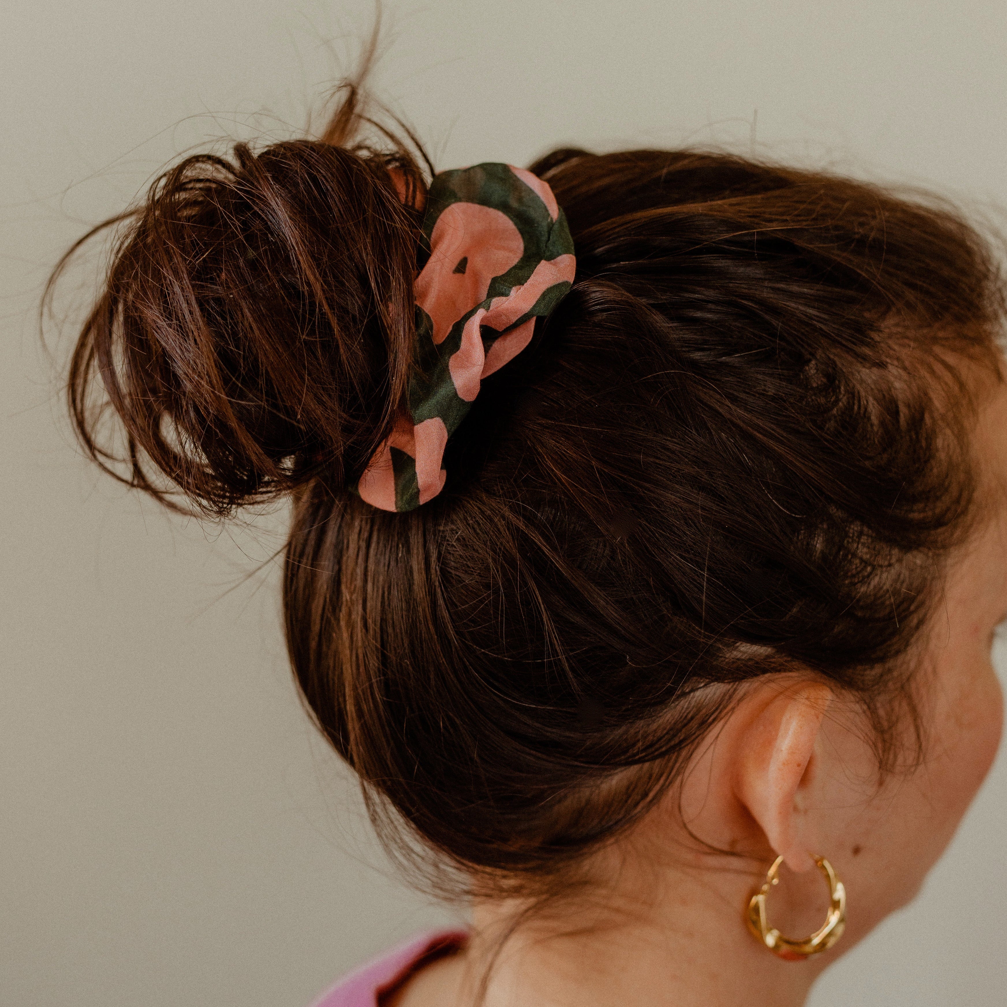 LOVE GREEN - SCRUNCHIE