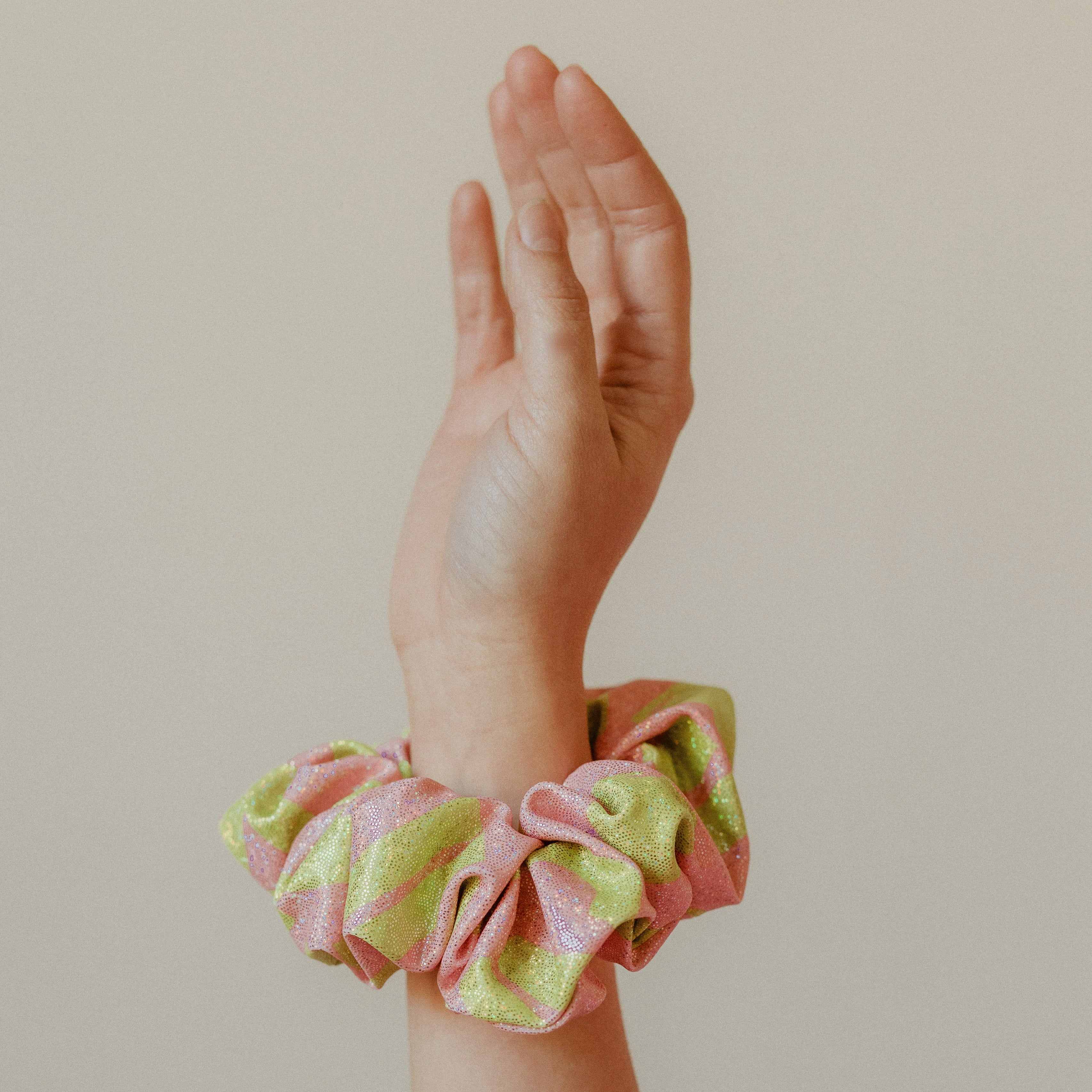 ECO SPARKLE - LOVE - LIME SCRUNCHIE