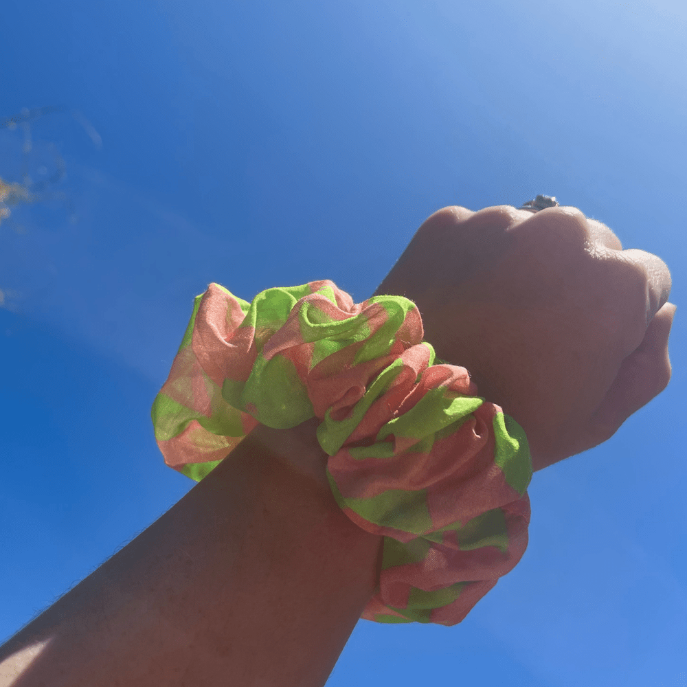 LOVE LIME - SCRUNCHIE