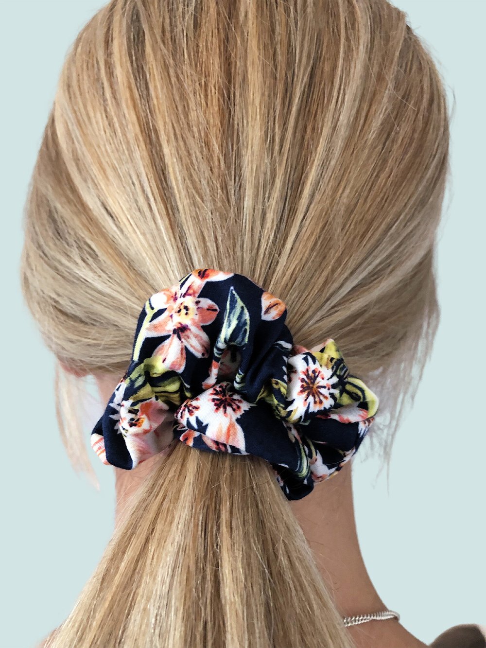 TOKORIKI BLACK and CORAL - SCRUNCHIE