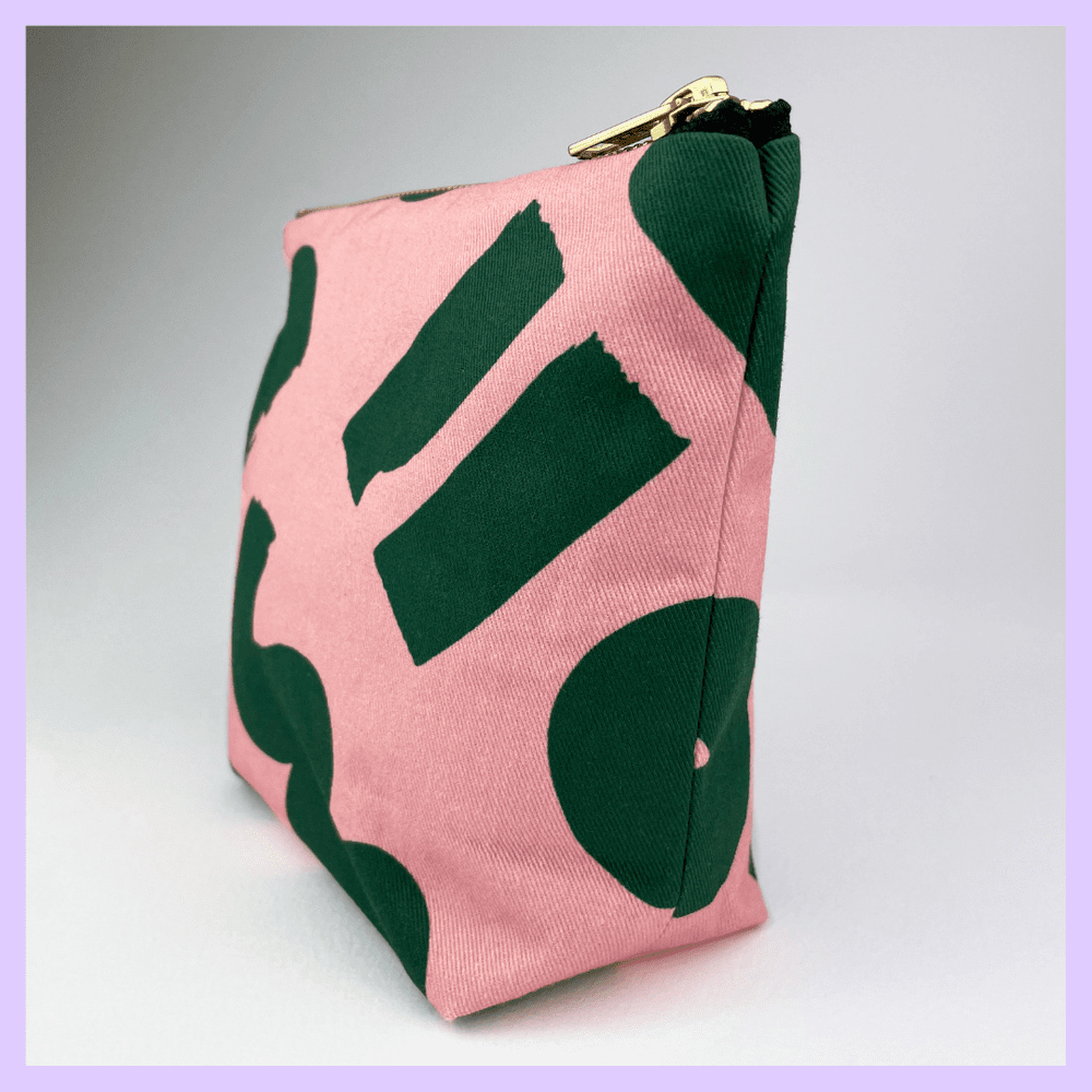 LOVE - GREEN AND PINK MAKE UP BAG